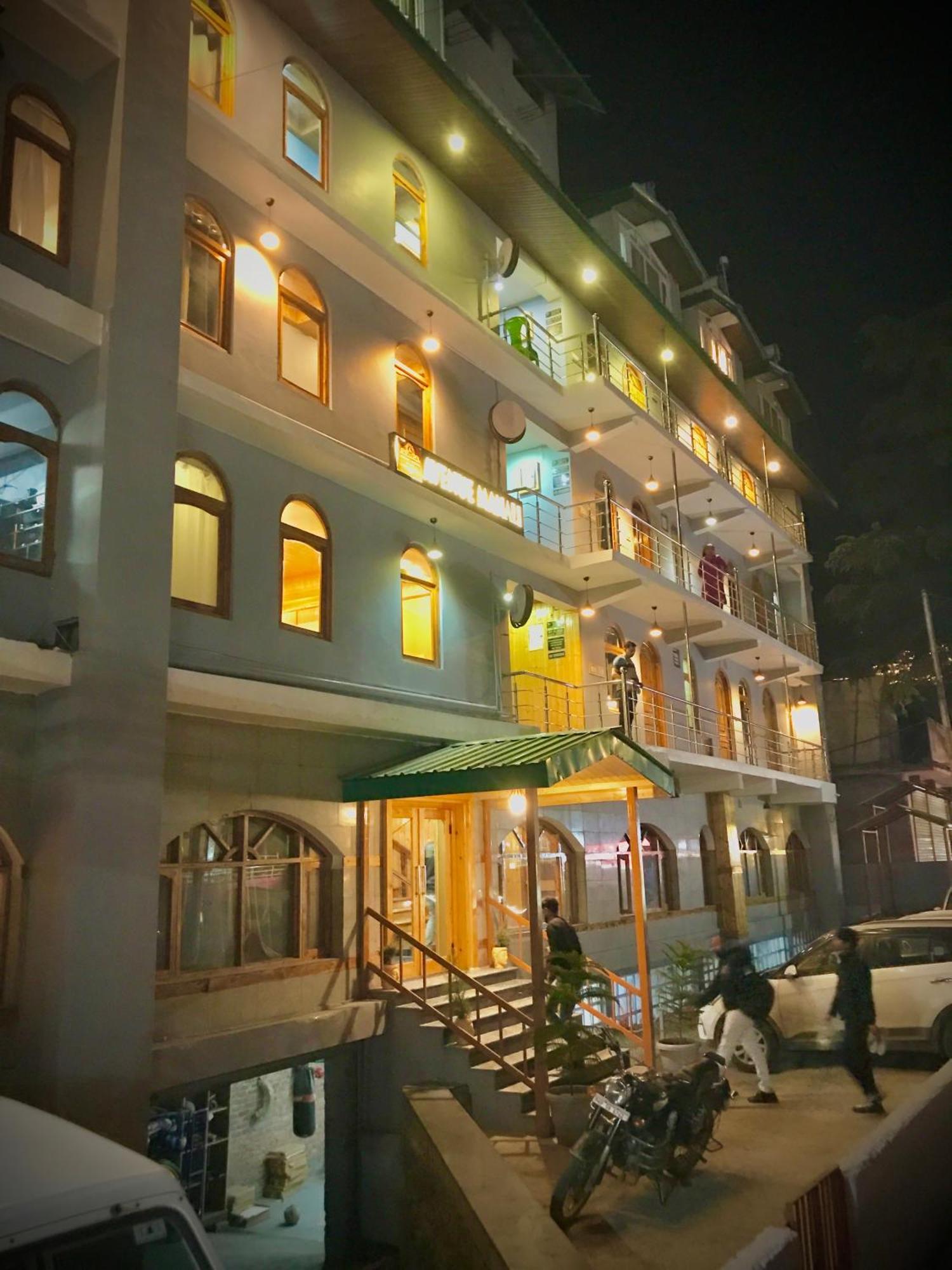 The Avenue Hotel , Manali A River Side Hotel Eksteriør bilde
